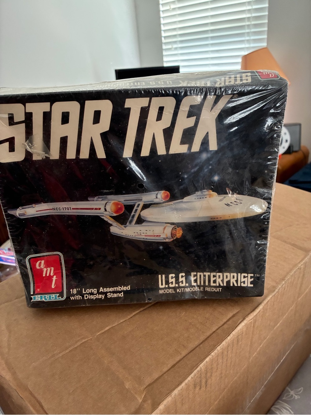 Vintage Original Issue - 1989 AMT / ERTL Star Trek U.S.S. Enterprise